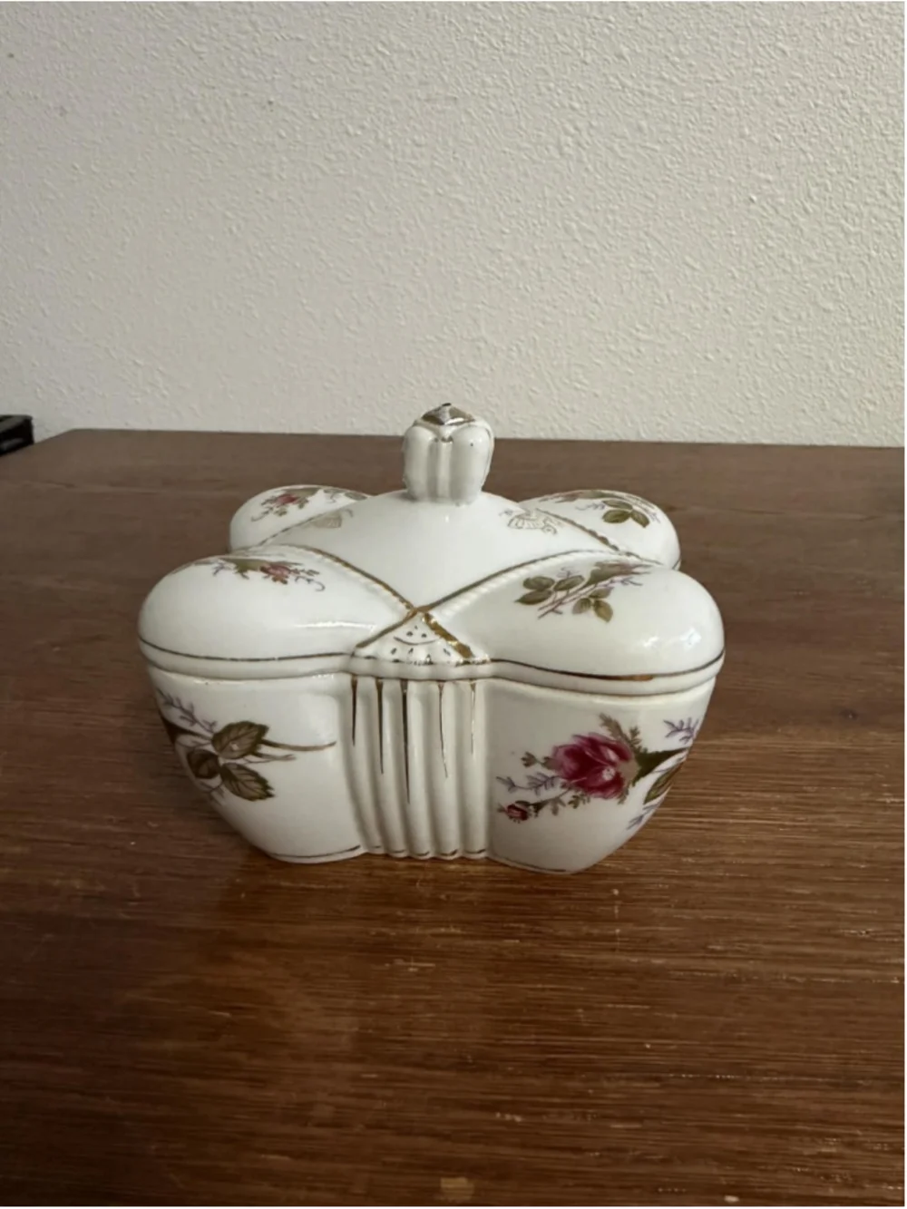 Vintage Bond Ware L&M Porcelain Trinket Box Floral & Gold Trim Japan Vanity Jar